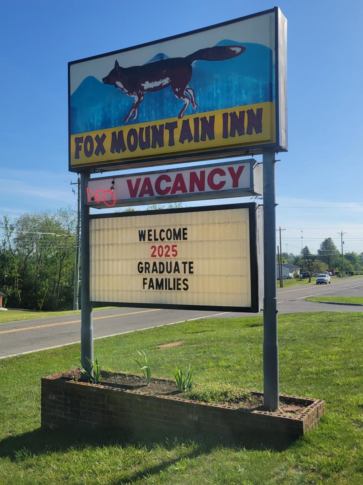 Fox Mountain Inn Max Meadows Eksteriør billede