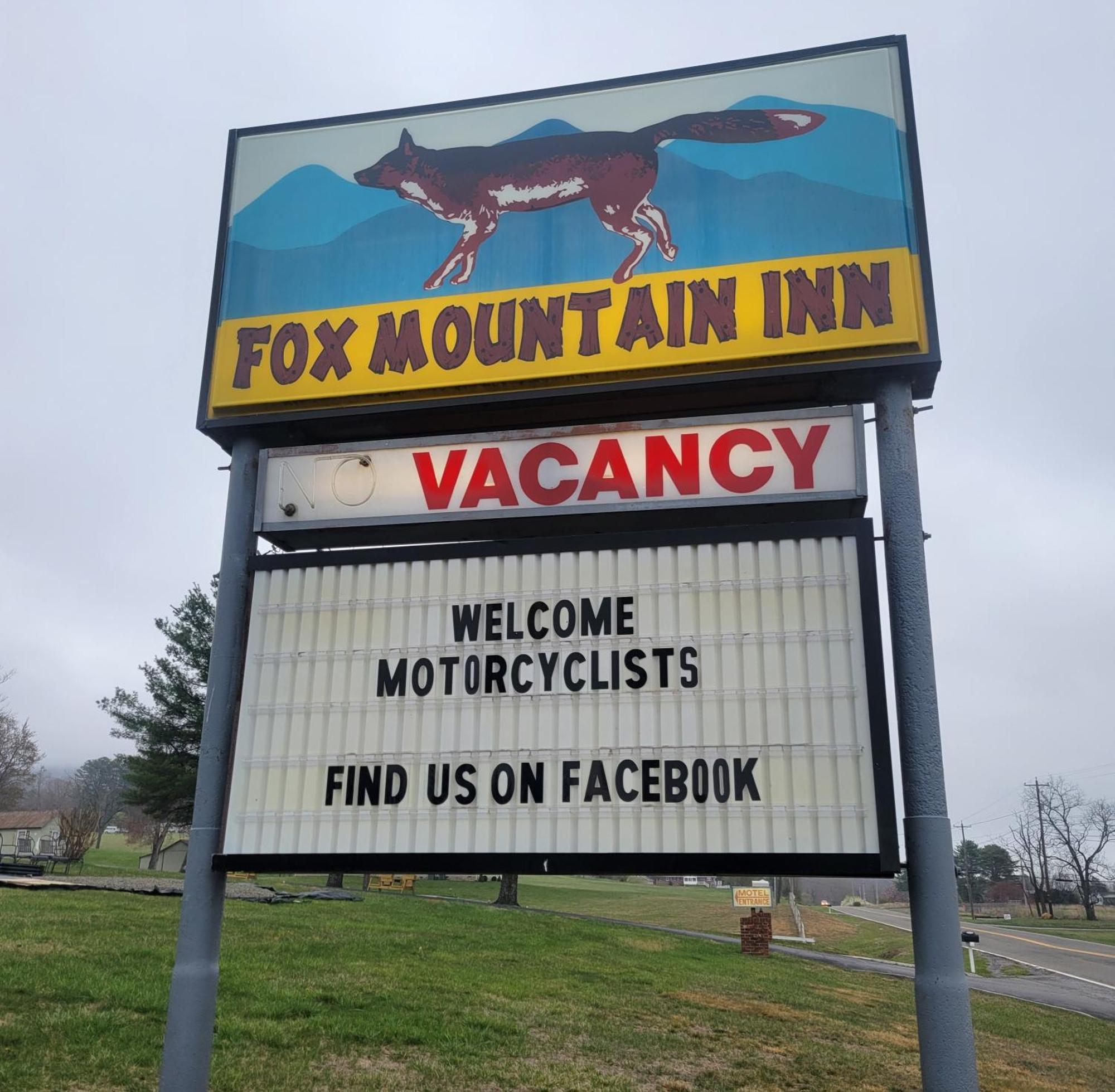 Fox Mountain Inn Max Meadows Eksteriør billede